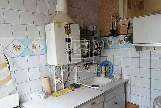 В продажі двокімнатна квартира у житловому стані. Буча