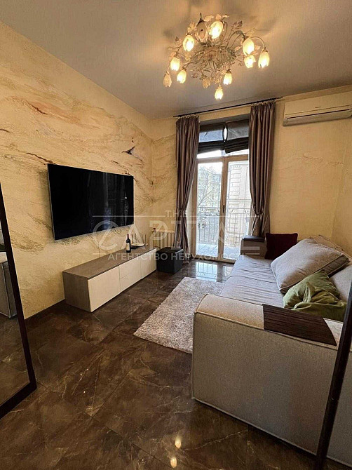 2-кімнатна квартира 60м2/3 поверх в центрі,вул.Круглоуніверситетська13 Киев - изображение 1