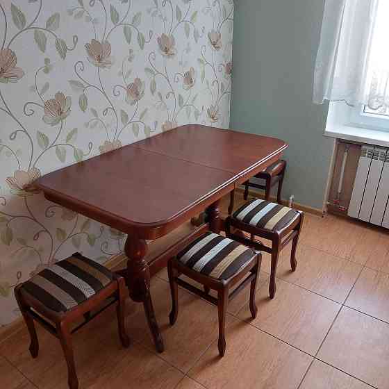 Своя 1 кімнатна 45 м.кв  м.Житомирська вул.,Поповича ,15 Киев