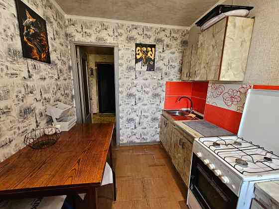 Продаётся трёхкомнатная квартира на 7 Заречном, возле "ТекСтиля" Кривой Рог