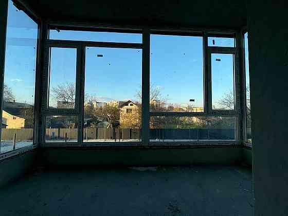 Простора двокімнатна поблизу ТЦ "Арсен" Ивано-Франковск