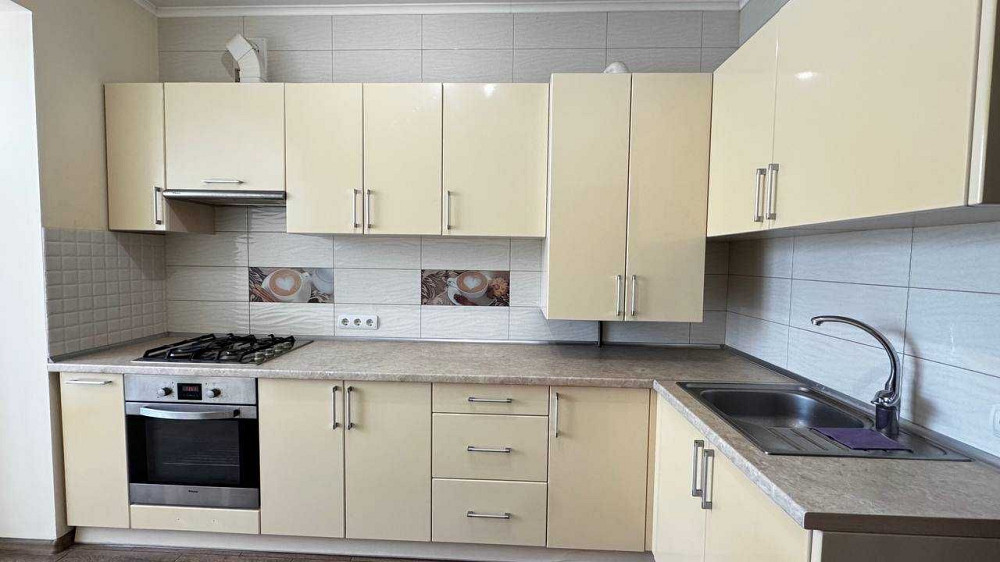 Простора 1к квартира 39 м² з лоджією з ремонтом і меблями Ірпінь Ірпінь - зображення 2