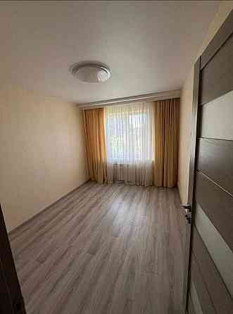 Продається 3к квартира на ж-м Тополя-3 Дніпро