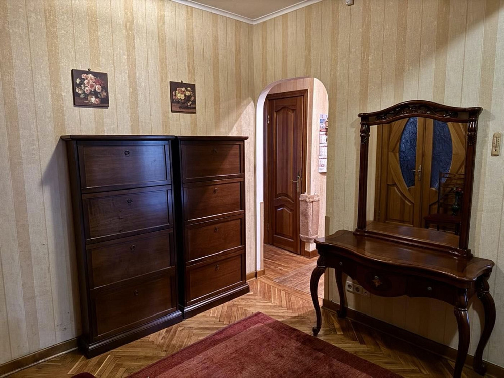 ТОП  Продаж 4 к ЦЕНТР Гоголівська низький поверх Актуальна Киев - изображение 3