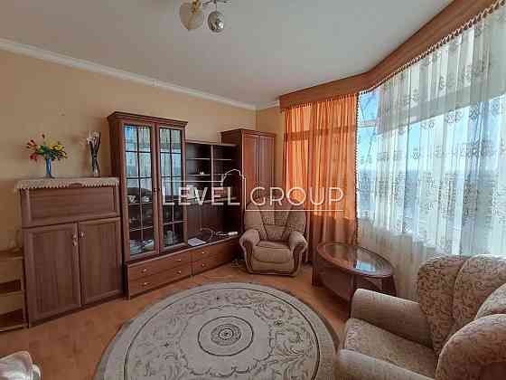 2 кімнатна 80,1 м.кв  Харківське шосе 152 Киев