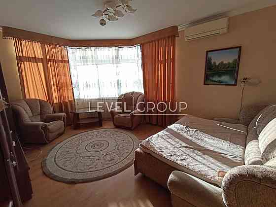 2 кімнатна 80,1 м.кв  Харківське шосе 152 Киев