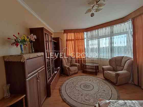 2 кімнатна 80,1 м.кв  Харківське шосе 152 Киев