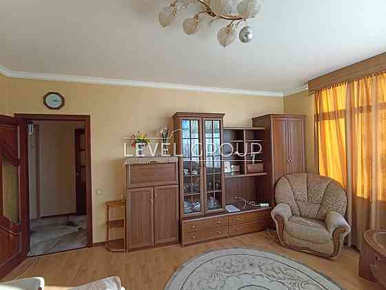 2 кімнатна 80,1 м.кв  Харківське шосе 152 Киев