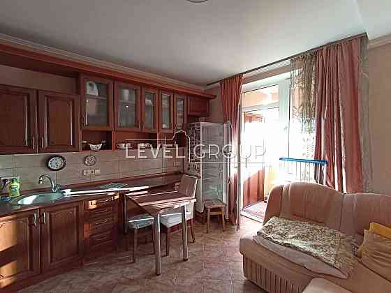 2 кімнатна 80,1 м.кв  Харківське шосе 152 Киев