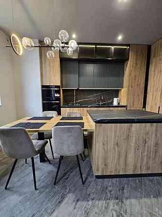 Оренда ДИЗАЙНЕРСЬКОЇ НОВОБУДОВИ (КУХНЯ-СТУДіЯ + спальня), паркомісце! Чернівці