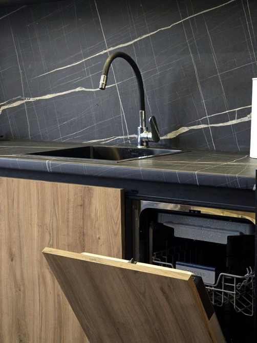 Оренда ДИЗАЙНЕРСЬКОЇ НОВОБУДОВИ (КУХНЯ-СТУДіЯ + спальня), паркомісце! Чернівці - зображення 4