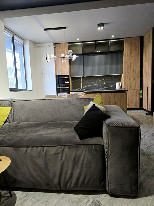 Оренда ДИЗАЙНЕРСЬКОЇ НОВОБУДОВИ (КУХНЯ-СТУДіЯ + спальня), паркомісце! Чернівці - зображення 7