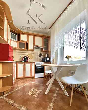 Оренда однокімнатної квартири 42м2  на Ахматової 4 Киев