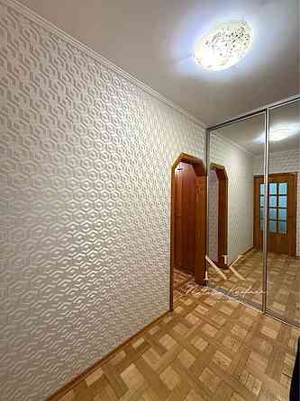 Оренда однокімнатної квартири 42м2  на Ахматової 4 Киев