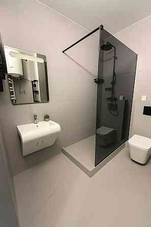 Перша здача! Студія + окрема спальня! ГЕНЕРАТОР! Є підземний паркінг ! Киев