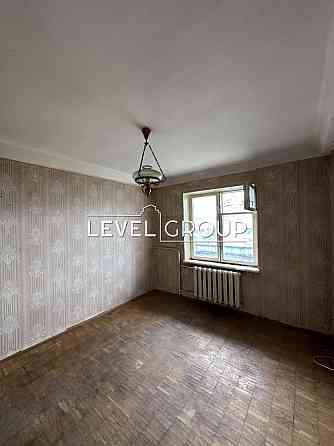 Під ремонт 2-кімнатна біля води на Русанівці! Без % Киев