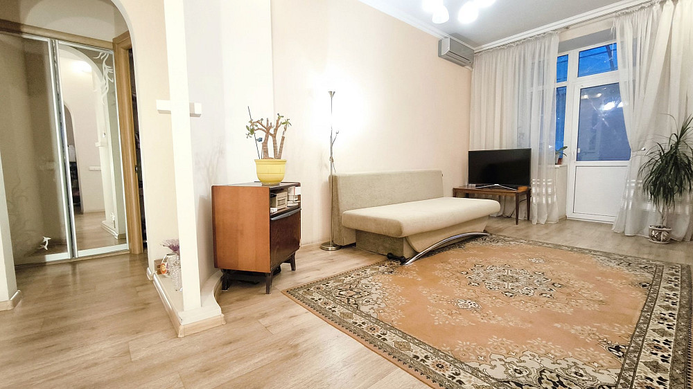 Продам 2-кімнатну квартиру у центральній частині міста! Днепр - изображение 1