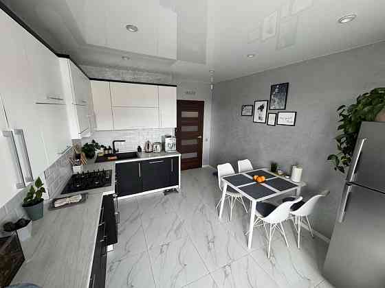 Продаж 2-к квартиру ЖК «Luxury Square” На щасливому ( перша лінія) Ровно