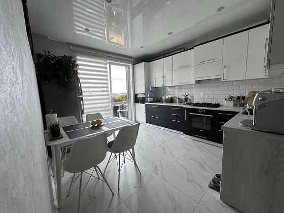 Продаж 2-к квартиру ЖК «Luxury Square” На щасливому ( перша лінія) Ровно