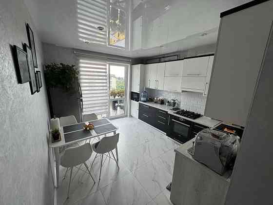 Продаж 2-к квартиру ЖК «Luxury Square” На щасливому ( перша лінія) Ровно