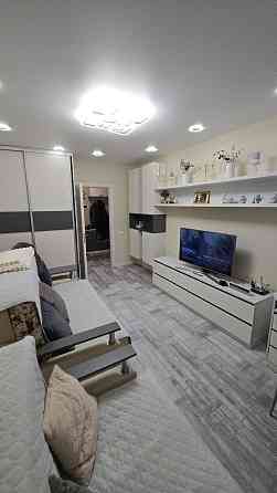 1-кім квартира на Бориспільській 25А , готова до проживання,. Без% Киев