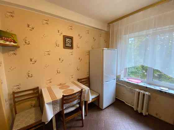 Продам 2 кімн. квартиру м. Виставковий центр, вул. Васильківська 53 Киев