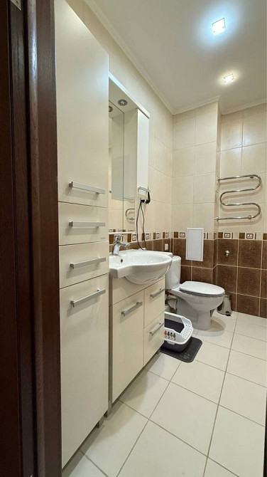 Здам в оренду 3 кім квартиру Салютна 1Б нивки Киев - изображение 8