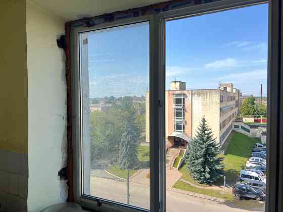 Соборна 58. 2-х 56м під ремонт, 5/5пов, центр, базар 5хв пішки Сарни