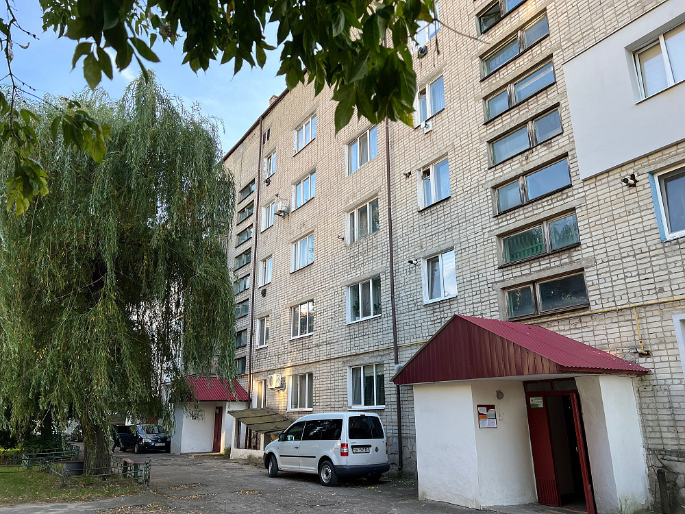 Соборна 58. 2-х 56м під ремонт, 5/5пов, центр, базар 5хв пішки Сарны - изображение 1