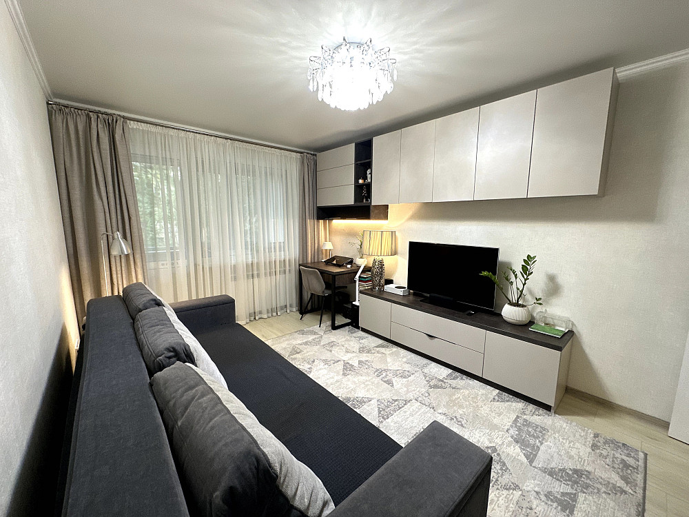 2 комнатная квартира Черемушки Филатова евроремонт средний этаж Одеса - зображення 1