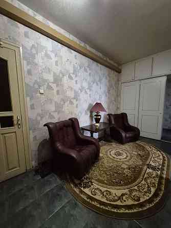 2-кімнатна сталінка . Центр. Площа. Чернигов