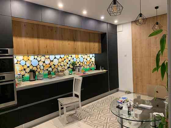 ЖК Адмірал, М. Ушакова 1В, 3к, 115кв.м, 7 хв метро, підз. Паркінг Киев