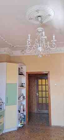 3 комн -80 метров. Центр. Сталинка. 4/5 эт. ул.Спиридоновская Одесса