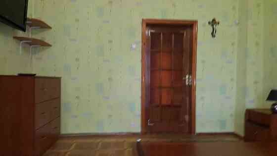 3 комн -80 метров. Центр. Сталинка. 4/5 эт. ул.Спиридоновская Одесса