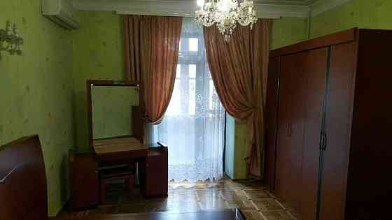 3 комн -80 метров. Центр. Сталинка. 4/5 эт. ул.Спиридоновская Одесса