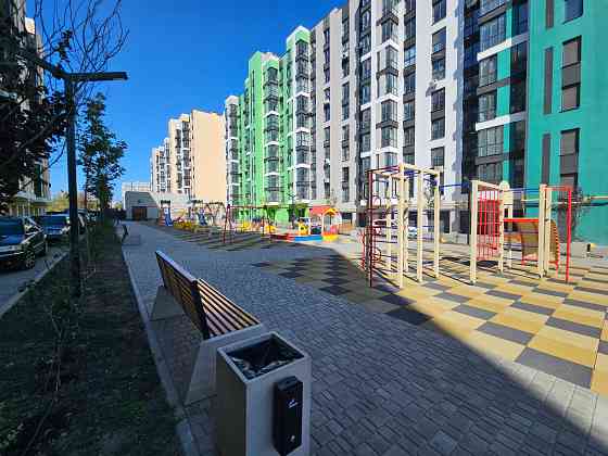 Велика квартира із автономним опаленням на  зручному поверсі. Центр Черкассы