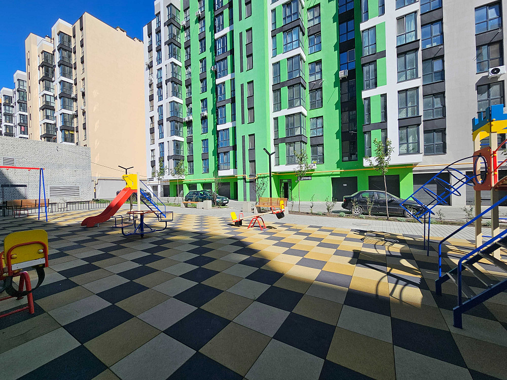 Велика квартира із автономним опаленням на  зручному поверсі. Центр Черкассы - изображение 1