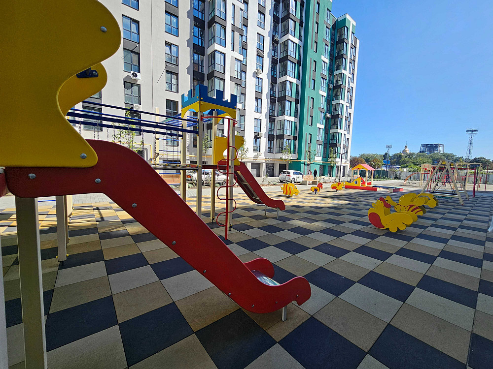 Велика квартира із автономним опаленням на  зручному поверсі. Центр Черкассы - изображение 2