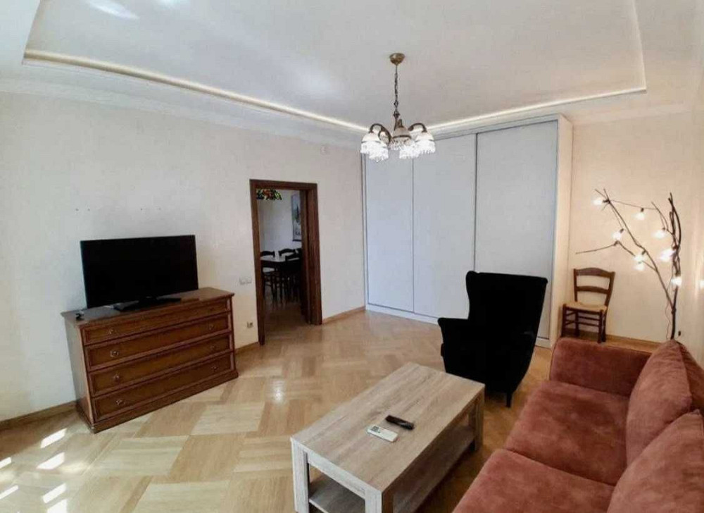 Оренда на рік простора євротрьошка центр Університет Шевченківський Київ - зображення 2