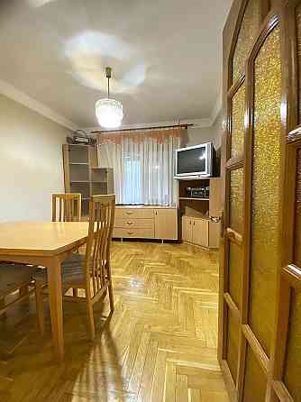 Сдаю квартиру  у Печерському районі, біля метро(4 хв.пішки). Київ