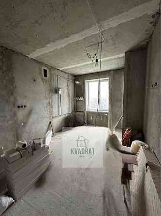 Продам велику 2-кімнатну квартиру,готову під ваш ремонт Кам`янець-Подільський