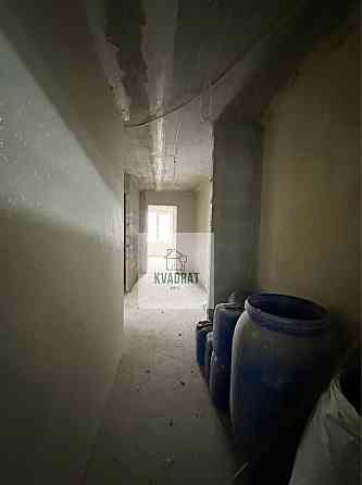 Продам велику 2-кімнатну квартиру,готову під ваш ремонт Кам`янець-Подільський