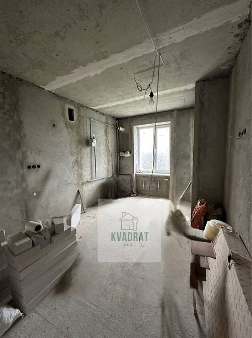 Продам велику 2-кімнатну квартиру,готову під ваш ремонт Каменец-Подольский - изображение 1