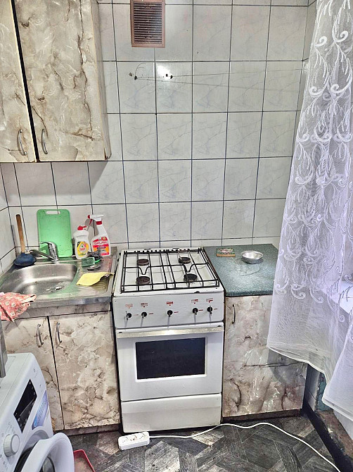 Продам 2х кімнатну 3/5 біля Залізничного вокзалу Кам`янське (Запорізька обл.) - зображення 2