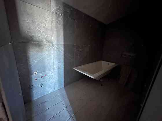 Мега  дешево! Продам квартиру 40м2, Героев Харькова 122, метро   CB Харьков