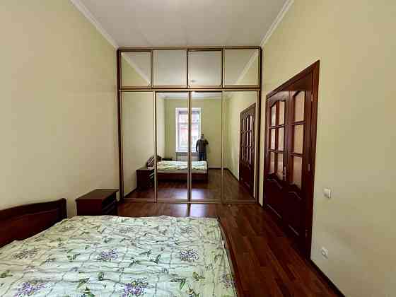 2к кв-ра з ремонтом у центрі в австрійському будинку, вул. Леонтовича Львов