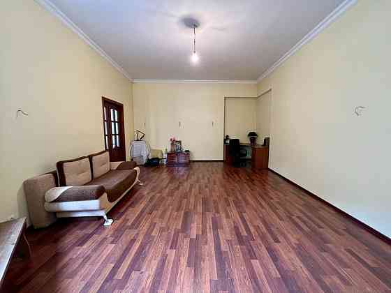 2к кв-ра з ремонтом у центрі в австрійському будинку, вул. Леонтовича Львов