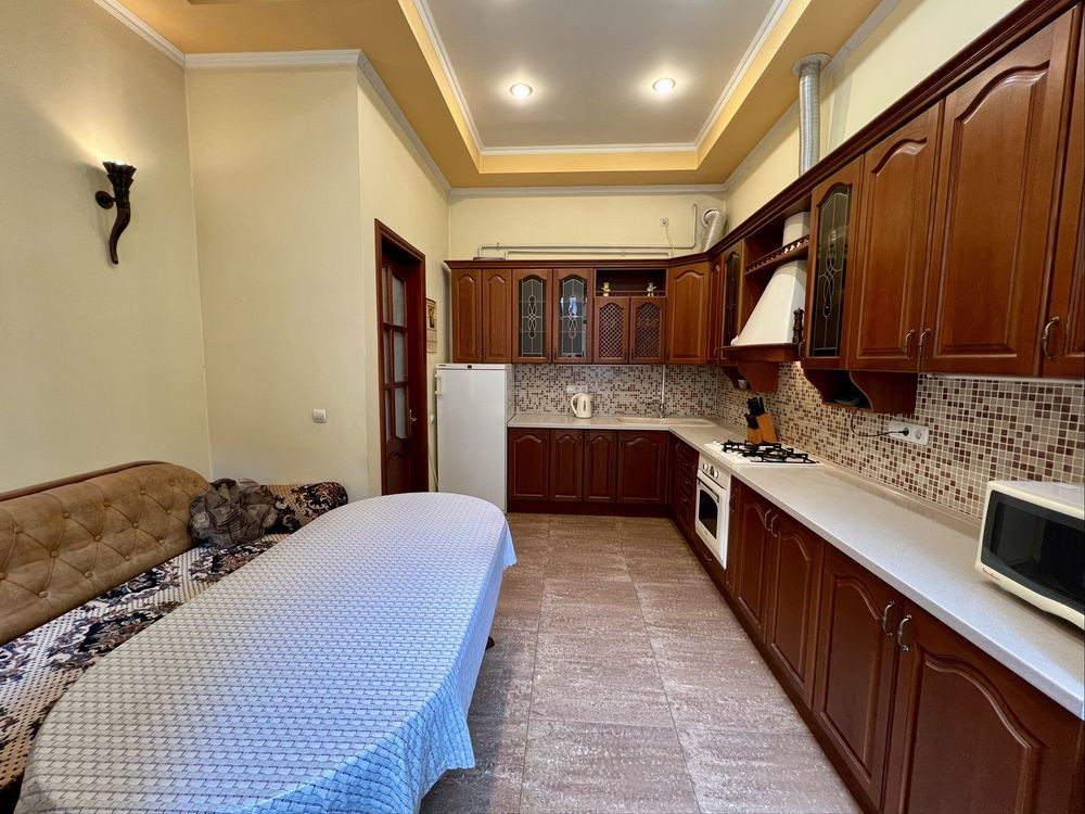 2к кв-ра з ремонтом у центрі в австрійському будинку, вул. Леонтовича Львов - изображение 2