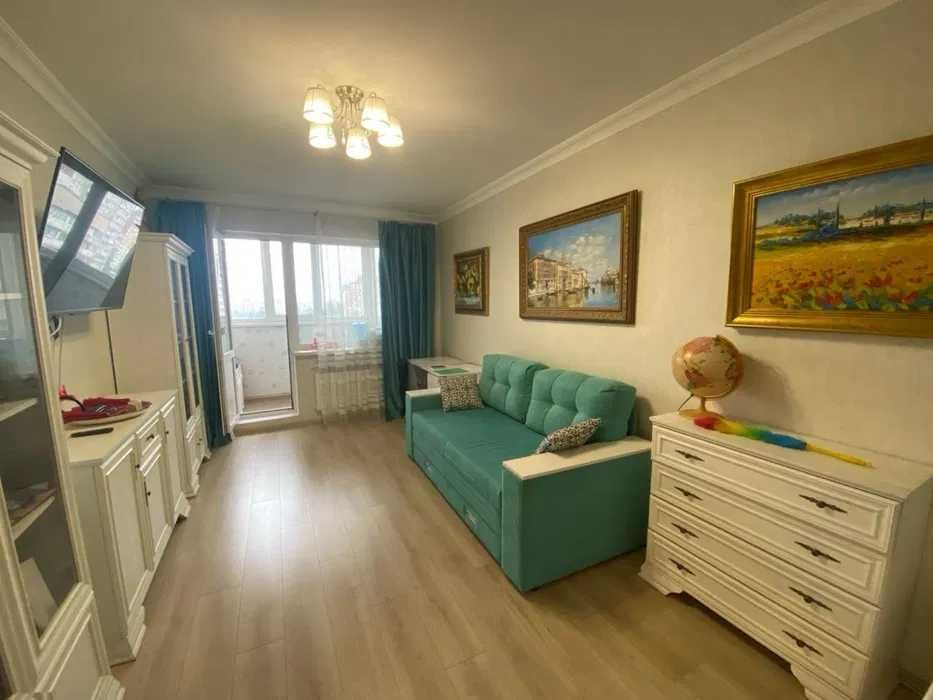 Затишна 3-к квартира 74м² вул. червоної Калини 8-Б Киев - изображение 1