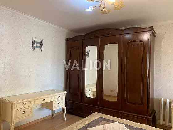 Продаж 3 кімн. по вул. Левка Лук ’ яненка( Тимошенка)2/4 Киев